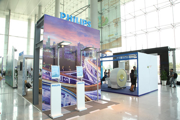 Philips display booth showcasing intelligent lighting solutions at the Smart City Summit from 26 to 28 March, 2016 in Binh Duong, Vietnam.